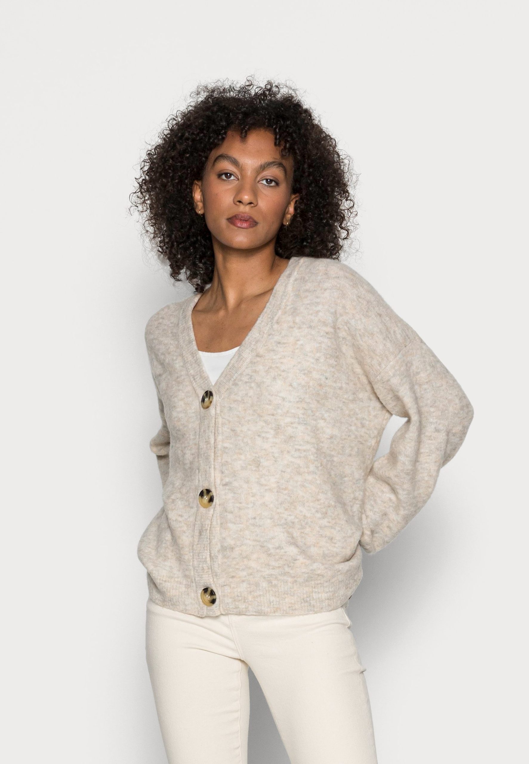cardigan-beige-132mrm-1.jpg