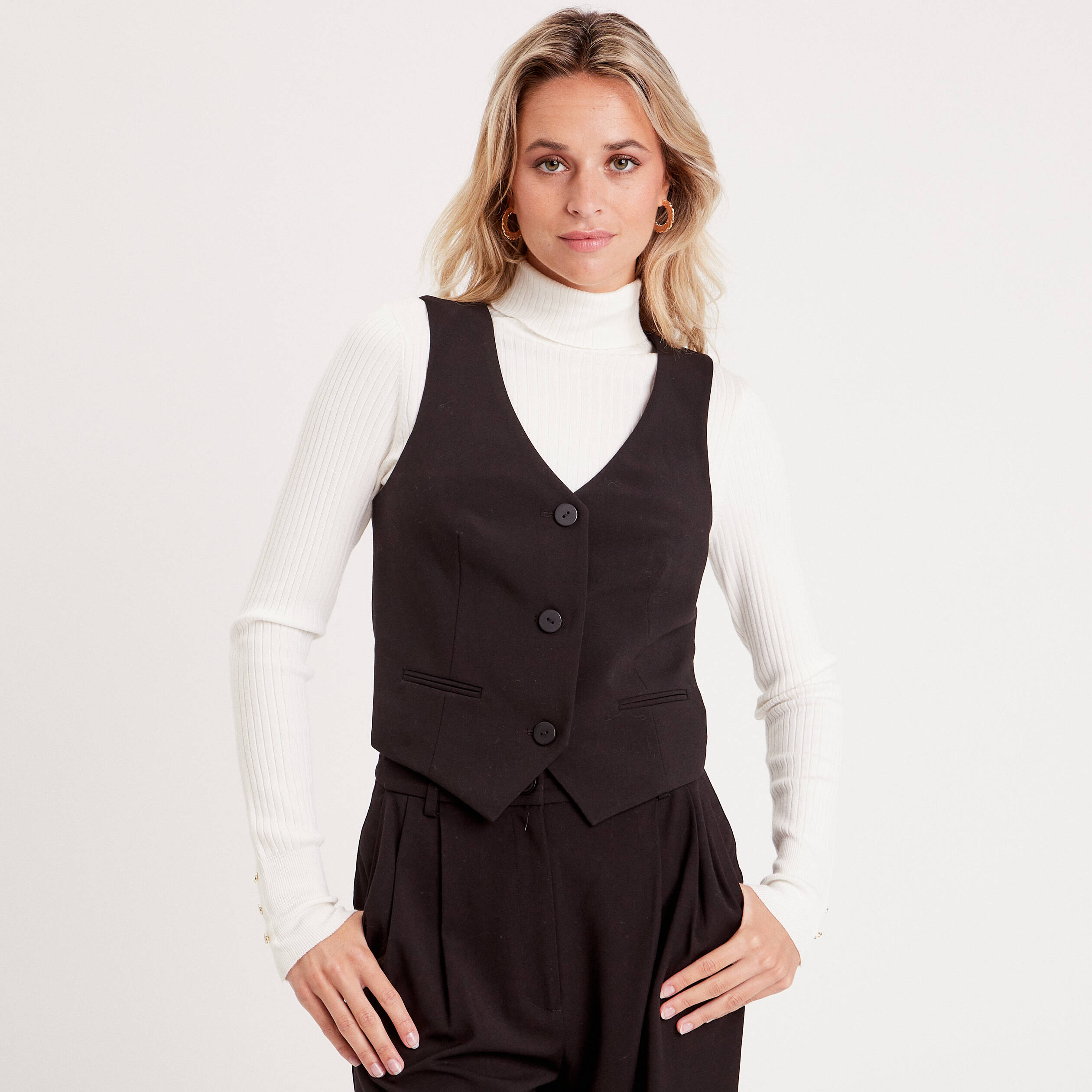 gilet-noir-sans-manche-femme-934gsw-1.jpg