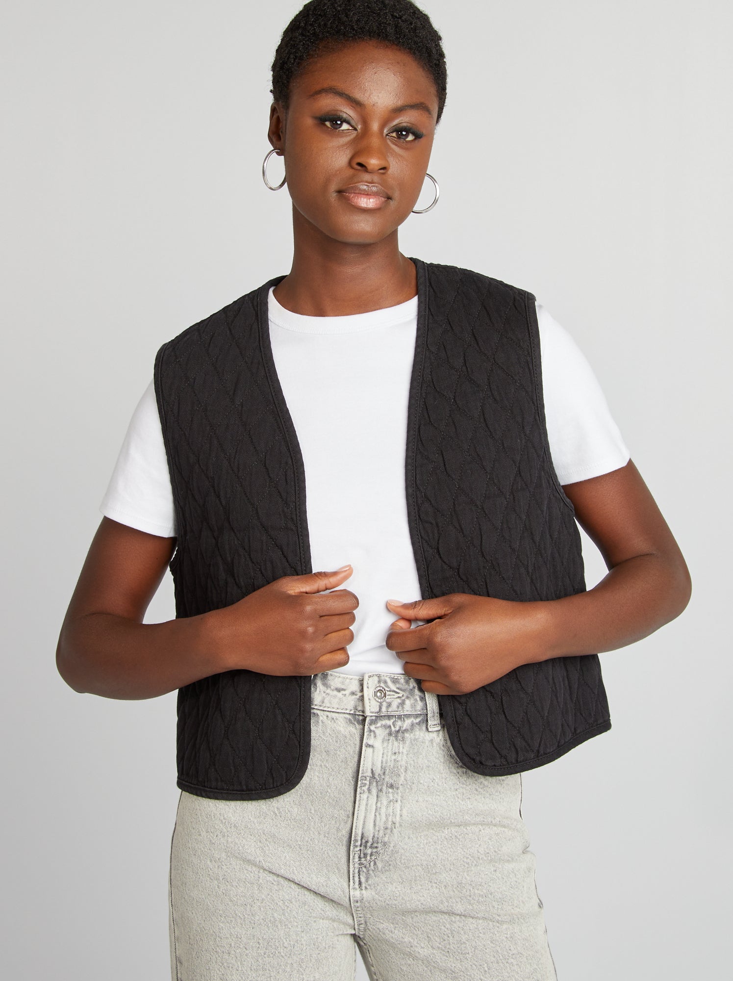 gilet-sans-manche-noir-466huo-1.jpg